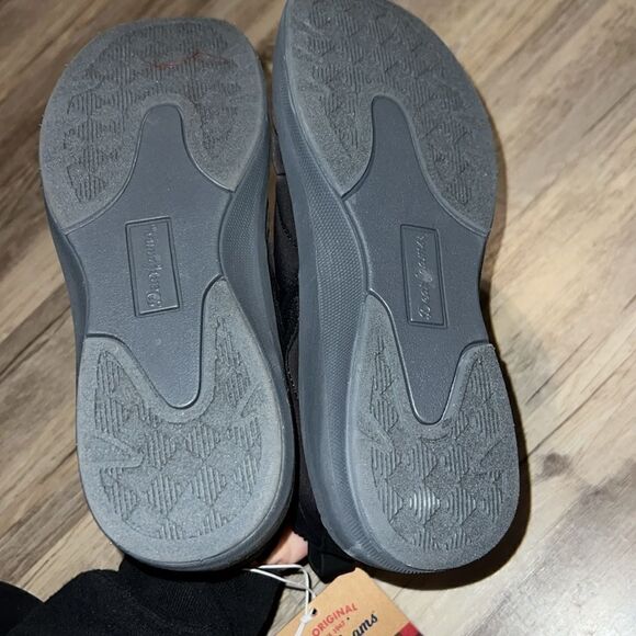 Dearfoams  - Picture 3 of 3